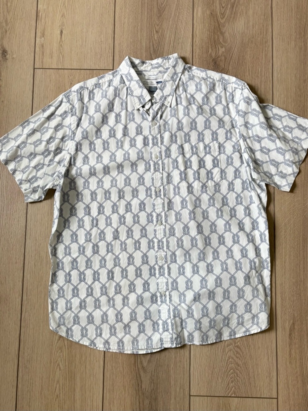 Men's White Short-Sleeve Button-Up Shirt with Blue Knot Pattern